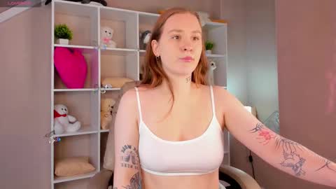 Snapshot of tina_hicks chatting on February 2026 09:16:01 AM Stella online show from February 2026 09:16:01 AM