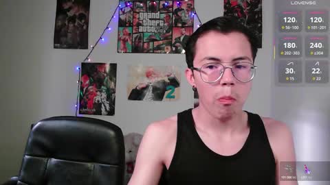 Snapshot of tina_n_charlie chatting on January 2025 12:43:01 PM Tina N Charlie online show from January 2025 12:43:01 PM