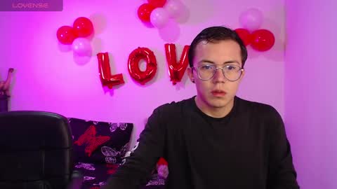 Snapshot of tina_n_charlie chatting on February 2025 12:00:02 PM Tina N Charlie online show from February 2025 12:00:02 PM