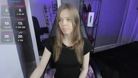 Snapshot of tina_tayllor chatting on November 2025 07:45:01 PM Tina Tayllor MY SHEDULEMondayTuesdaySaturdaySunday online show from November 2025 07:45:01 PM