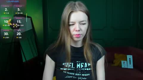 tina_tayllor__ online show from April 2026 02:52:02 PM