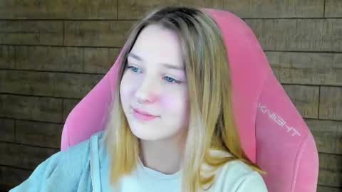 TinaBurton online show from March 2026 04:35:01 PM