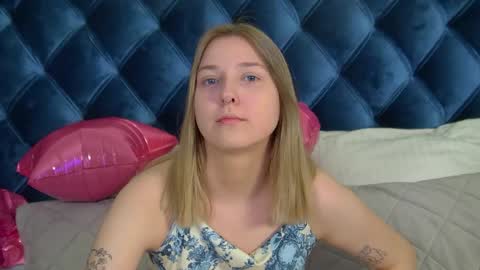 Snapshot of tinaburton chatting on April 2026 04:26:01 PM TinaBurton online show from April 2026 04:26:01 PM