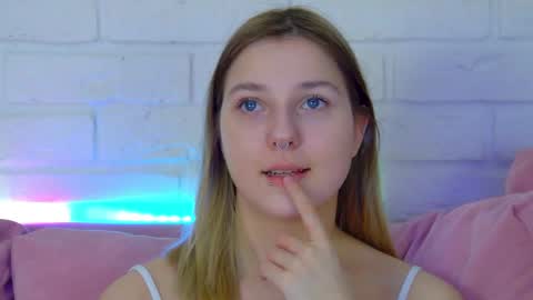 Snapshot of tinaburton chatting on April 2026 04:26:02 PM TinaBurton online show from April 2026 04:26:02 PM
