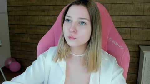 Snapshot of tinaburton chatting on April 2026 04:26:02 PM TinaBurton online show from April 2026 04:26:02 PM
