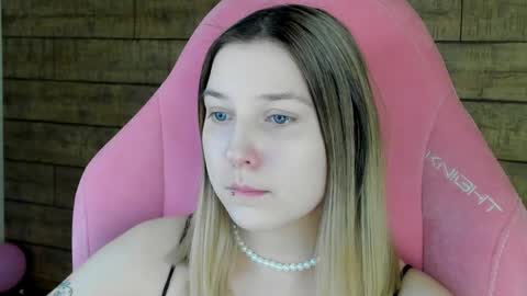Snapshot of tinaburton chatting on April 2026 04:41:01 PM TinaBurton online show from April 2026 04:41:01 PM