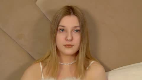 Snapshot of tinaburton chatting on April 2026 05:13:02 PM TinaBurton online show from April 2026 05:13:02 PM