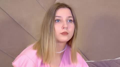 Snapshot of tinaburton chatting on April 2026 05:07:02 PM TinaBurton online show from April 2026 05:07:02 PM