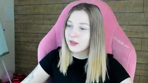 Snapshot of tinaburton chatting on April 2026 04:30:02 PM TinaBurton online show from April 2026 04:30:02 PM