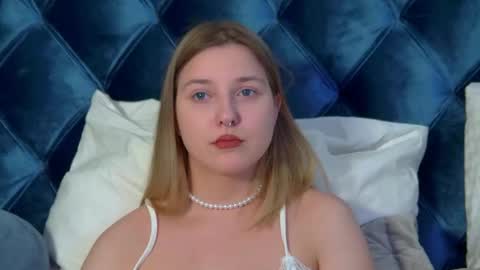 Snapshot of tinaburton chatting on April 2026 04:55:01 PM TinaBurton online show from April 2026 04:55:01 PM
