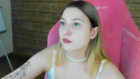 Snapshot of tinaburton chatting on May 2026 06:02:02 PM TinaBurton online show from May 2026 06:02:02 PM