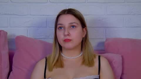 Snapshot of tinaburton chatting on May 2026 05:18:02 PM TinaBurton online show from May 2026 05:18:02 PM