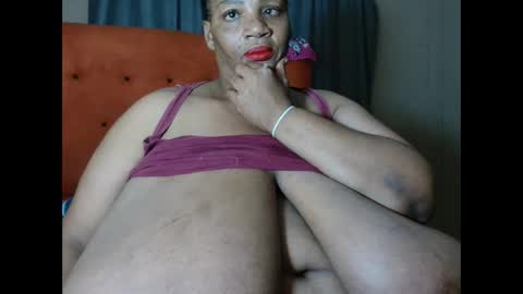 Snapshot of tinagiant chatting on March 2026 07:54:01 PM tinagiant online show from March 2026 07:54:01 PM