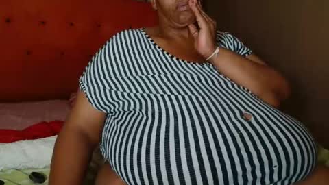 Snapshot of tinagiant chatting on March 2026 10:42:02 AM tinagiant online show from March 2026 10:42:02 AM