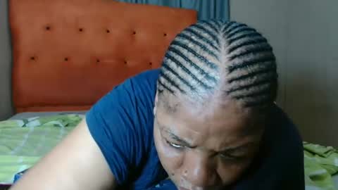 Snapshot of tinagiant chatting on March 2026 02:26:01 AM tinagiant online show from March 2026 02:26:01 AM