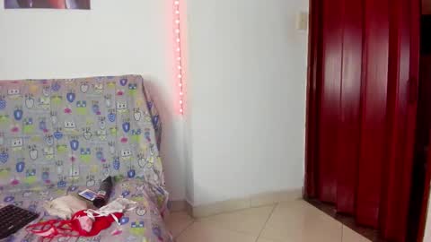 tinas_smith online show from November 2025 07:27:01 PM