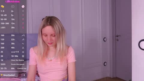 tinasiner online show from December 2024 05:22:02 PM