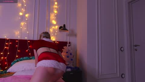 tinasiner online show from December 2024 01:51:02 PM