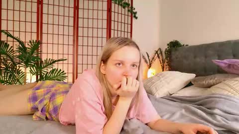 tinasiner online show from November 2025 02:06:02 PM