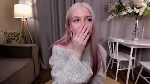 Snapshot of tinastevenson chatting on October 2025 10:42:02 PM Annie online show from October 2025 10:42:02 PM