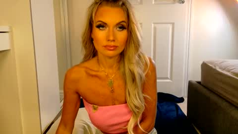 tinkerbell822 online show from June 2026 06:36:02 AM