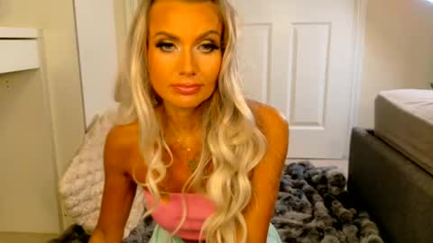 tinkerbell822 online show from June 2026 07:43:01 AM