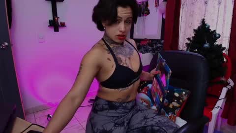I AM BELLA  ----------- follow my  IG  TINNS 69 online show from December 2024 07:14:02 PM