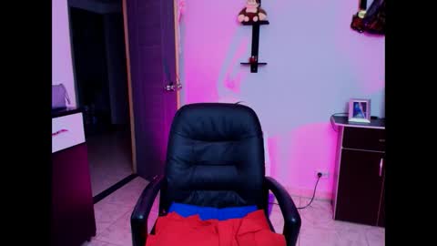 I AM BELLA  ----------- follow my  IG  TINNS 69 online show from January 2025 02:44:02 AM