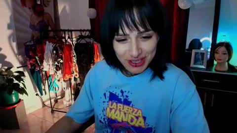 I AM BELLA  ----------- follow my  IG  TINNS 69 online show from November 2025 02:43:02 AM