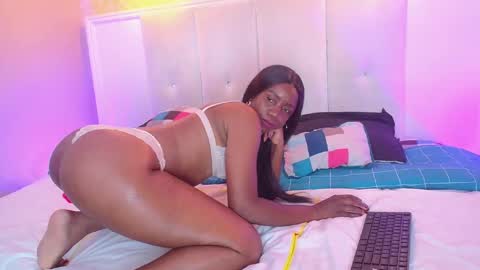 Tina online show from October 2025 07:58:02 PM