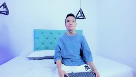 Snapshot of tinny_and_candy chatting on December 2024 01:42:02 PM TINNY AND CANDY online show from December 2024 01:42:02 PM