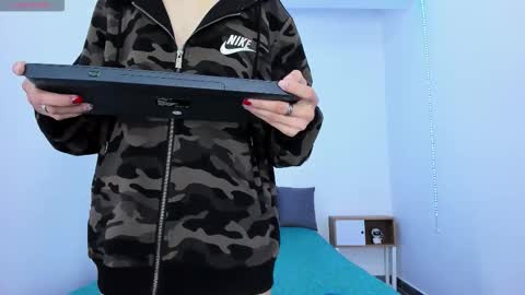 Snapshot of tinny_and_candy chatting on September 2025 10:06:02 AM TINNY AND CANDY online show from September 2025 10:06:02 AM