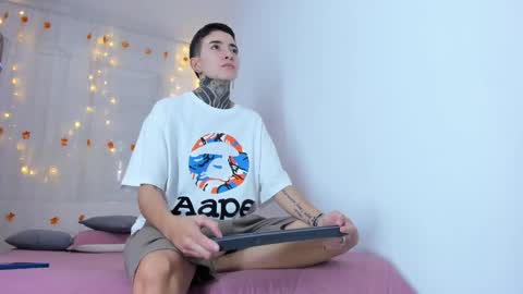 TINNY AND CANDY online show from November 2025 11:54:01 AM