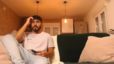 Snapshot of tinoclandestino chatting on December 2025 11:05:01 AM tinoclandestino online show from December 2025 11:05:01 AM