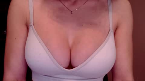 Snapshot of tiny_bb chatting on December 2024 05:50:02 PM Lily online show from December 2024 05:50:02 PM