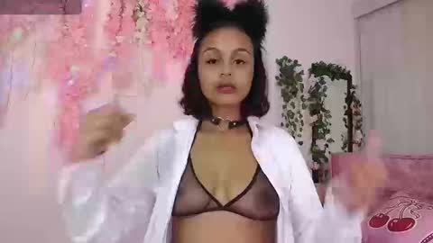 Snapshot of tiny_cherry chatting on March 2026 06:18:02 AM Tiny online show from March 2026 06:18:02 AM