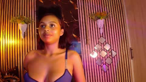 Snapshot of tiny_cherry chatting on April 2026 12:52:01 AM Tiny online show from April 2026 12:52:01 AM