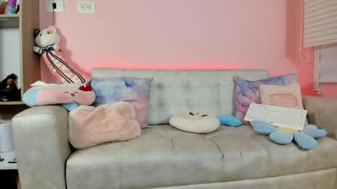 tiny_cora online show from May 2026 04:34:01 PM