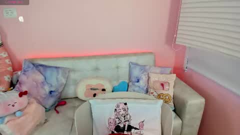 tiny_cora online show from June 2026 04:33:01 PM