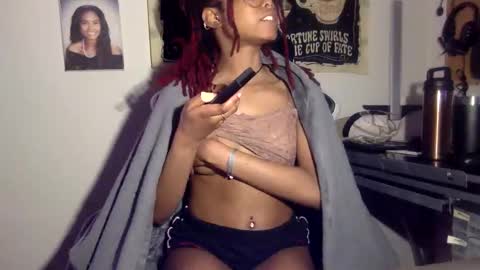 Snapshot of tiny_cupcake2 chatting on March 2026 02:04:02 AM cupcake online show from March 2026 02:04:02 AM