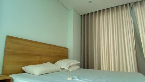 Snapshot of tiny_cute chatting on December 2024 02:02:01 AM Lia online show from December 2024 02:02:01 AM