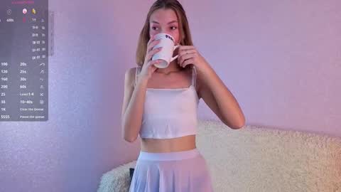 Snapshot of tiny_lilyy chatting on October 2025 05:38:01 AM Lily online show from October 2025 05:38:01 AM