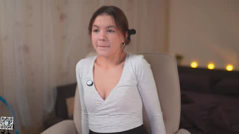 Snapshot of tiny_miracle chatting on February 2025 01:54:01 PM Lyssa online show from February 2025 01:54:01 PM