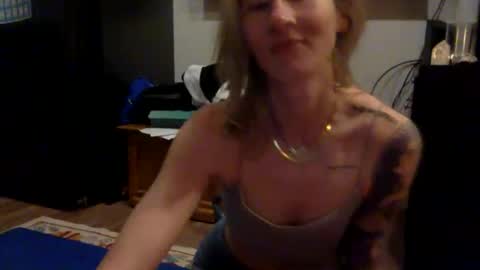 tinyandtatted420 online show from January 2026 12:47:01 AM