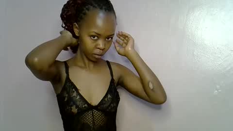 Snapshot of tinybarbie_ chatting on October 2025 03:54:01 PM Barbie online show from October 2025 03:54:01 PM