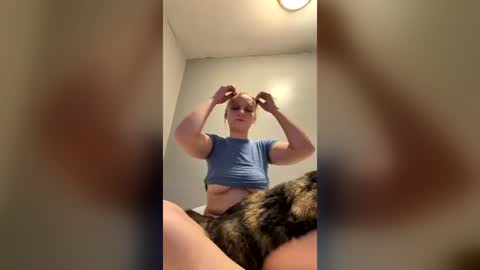 Snapshot of tinyblondebarbie chatting on June 2026 07:33:01 AM tinyblondebarbie online show from June 2026 07:33:01 AM