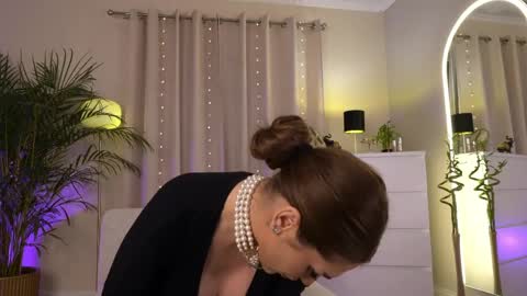 Anissa online show from April 2026 03:10:02 PM