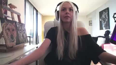 stage Kylie Sinner  brand CLITBAIT online show from September 2025 11:14:01 AM