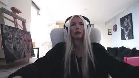 stage Kylie Sinner  brand CLITBAIT online show from November 2025 01:18:02 PM