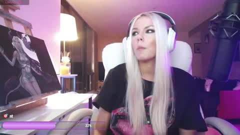 stage Kylie Sinner  brand CLITBAIT online show from May 2026 05:13:01 AM